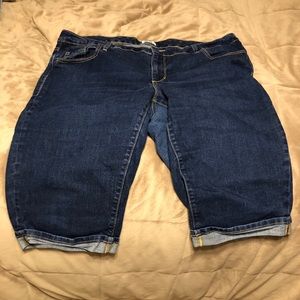 Woman’s Jean Capri pants